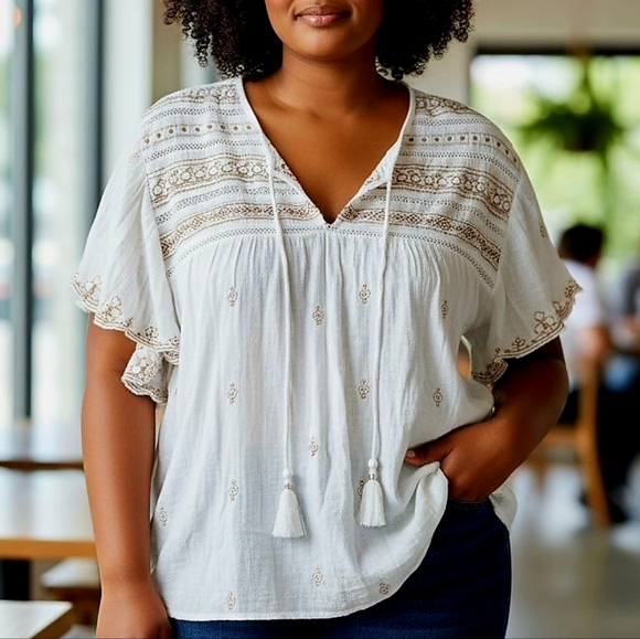 Rachel Zoe Tops - Rachel Zoe Cream and Gold Embroidered Top 2x